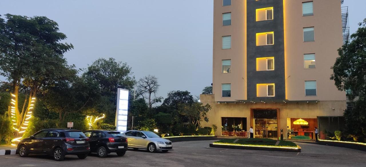Golden Tulip City Centre Gurgaon Exterior photo